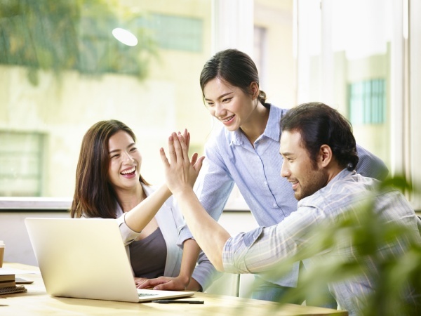 Nằm mơ thấy đồng nghiệp đánh con gì số mấy